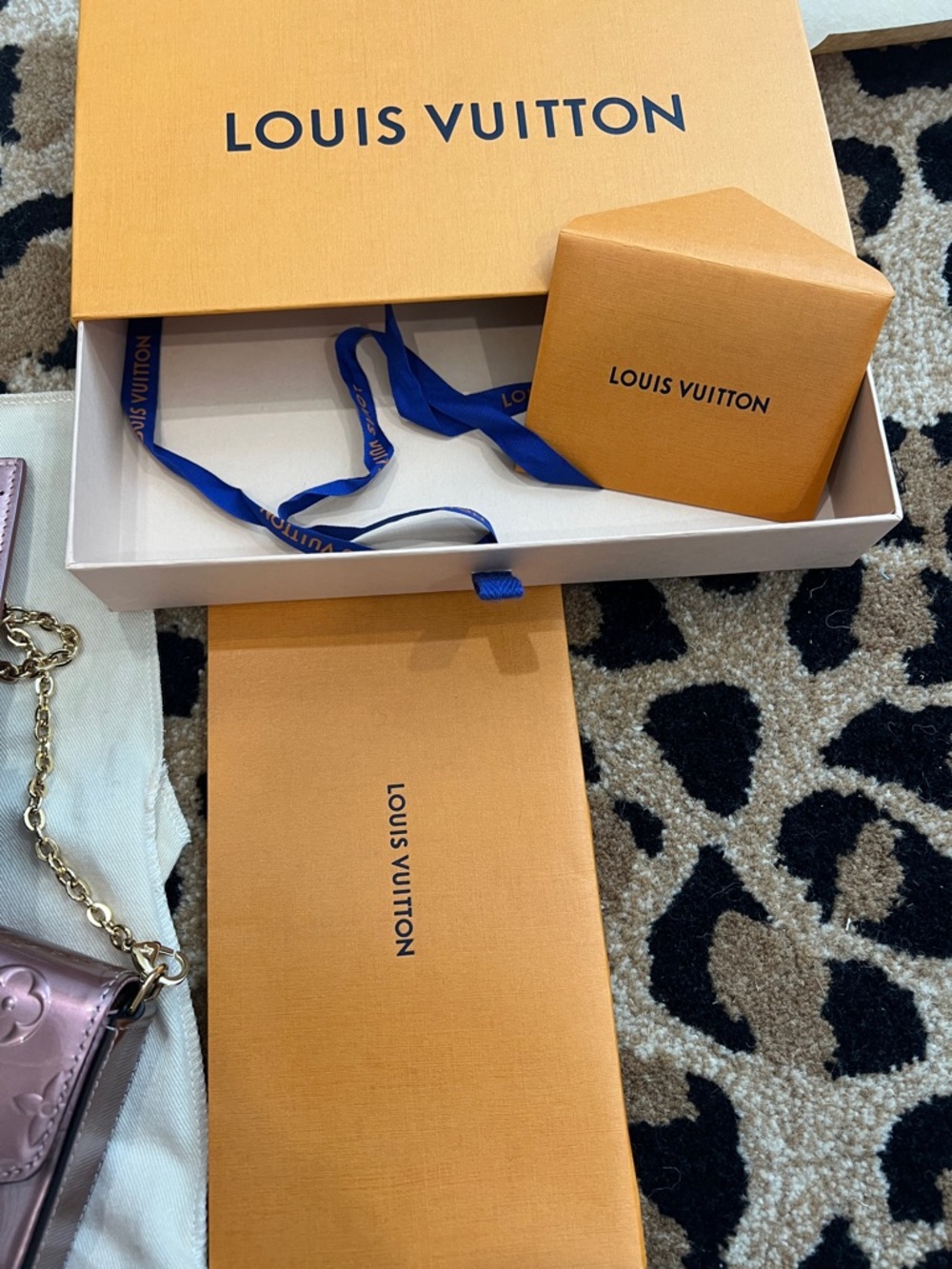 Louis Vuitton Pochette Felice Metallic rose gold Monogram Crossbody Clutch - Picture 5 of 8